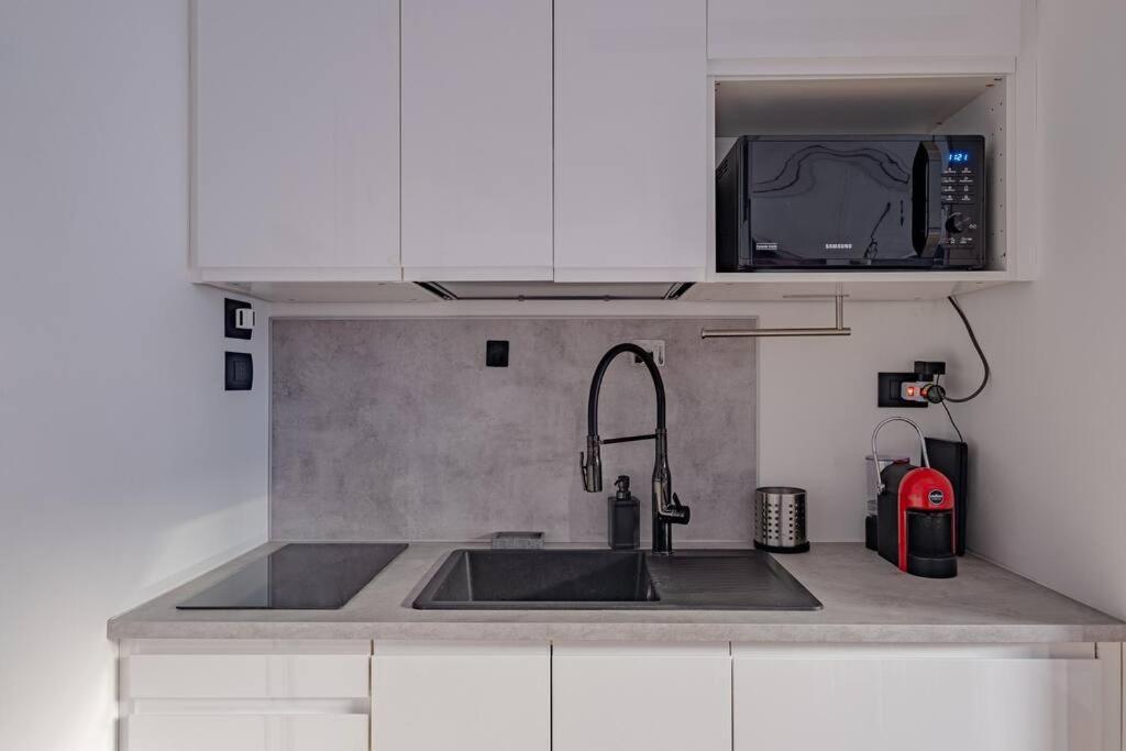 Modern Apartment At San Giovanni Рим Екстериор снимка